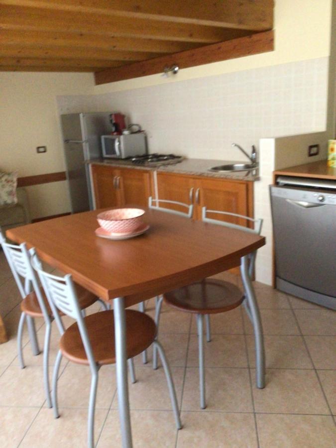 דירות Moniga del Garda Casale El Galet מראה חיצוני תמונה