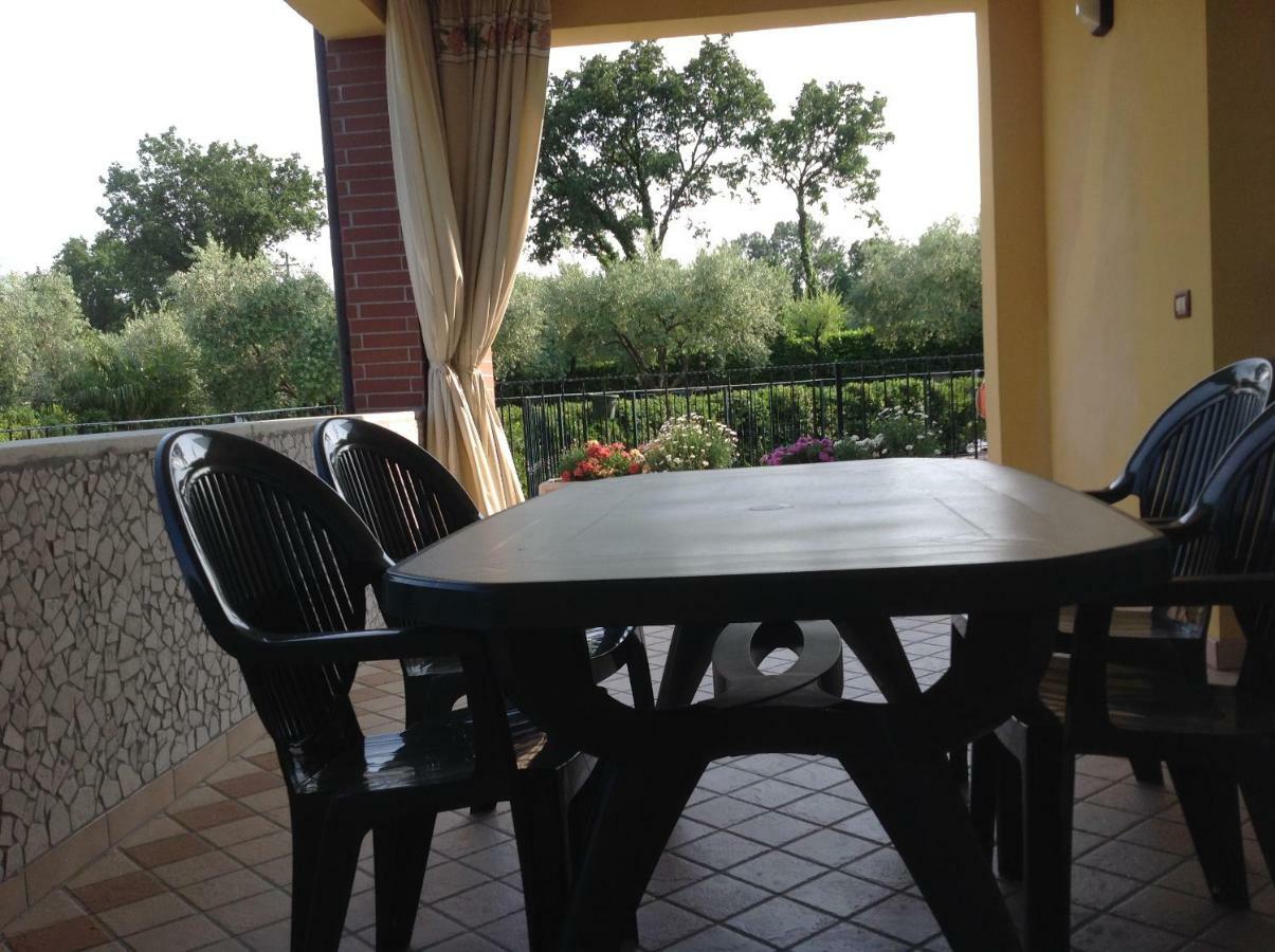 דירות Moniga del Garda Casale El Galet מראה חיצוני תמונה